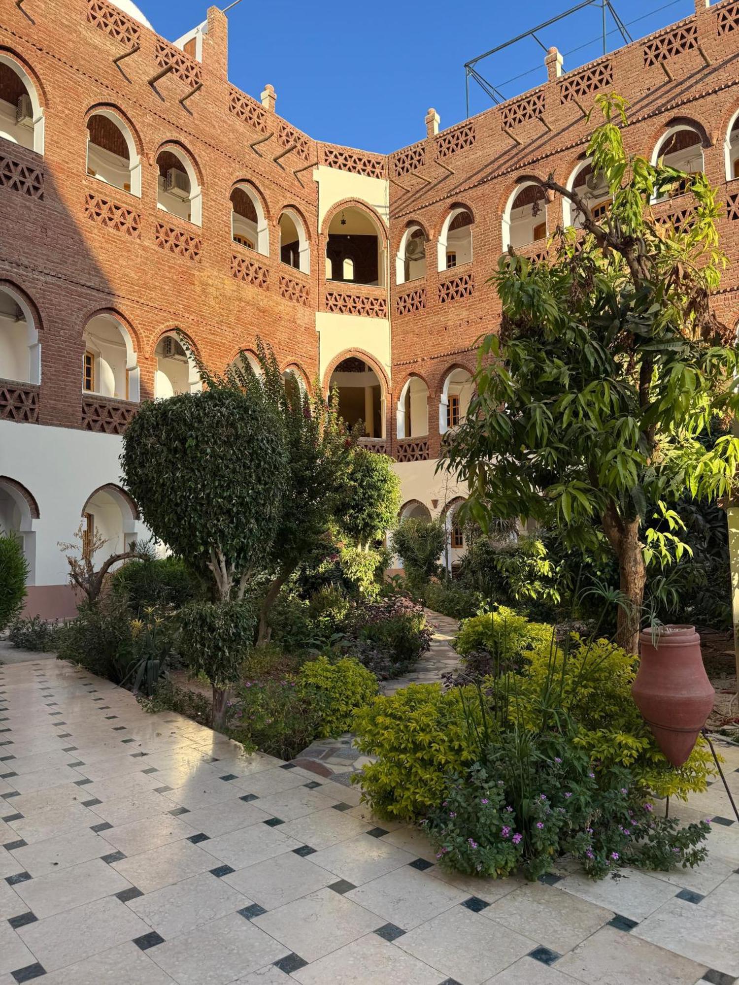 Hotel Sheherazade Luxor Bagian luar foto